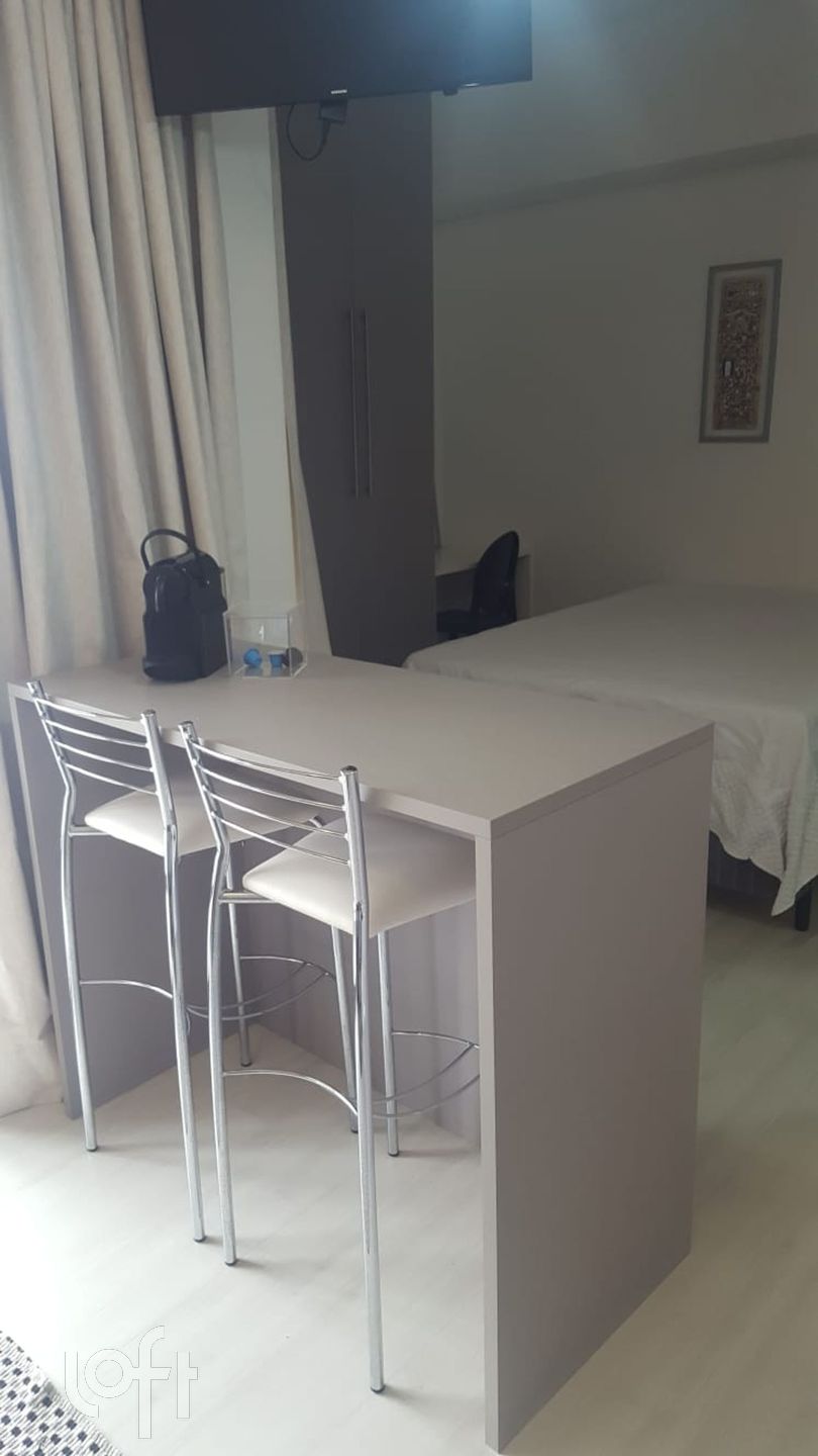 Apartamento à venda com 1 quarto, 33m² - Foto 1