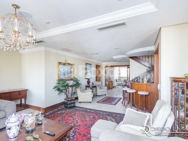 Apartamento com 415m², 3 dormitórios, 3 suítes, 4 vagas, Bela Vista em Porto Alegre