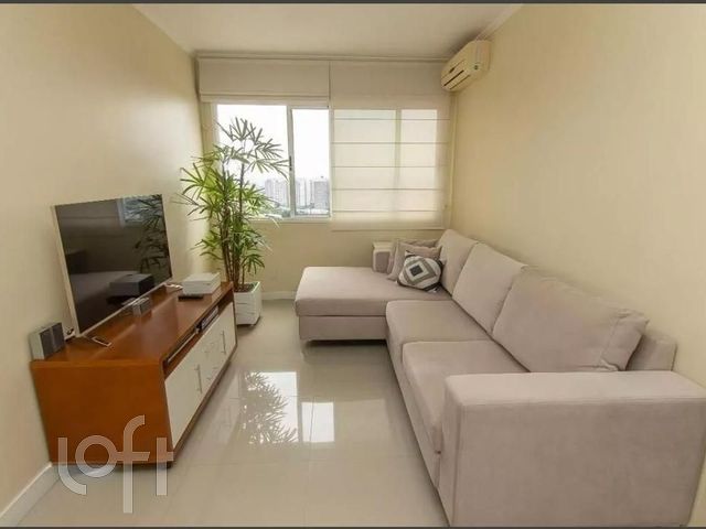 Apartamento com 68m², 3 dormitórios, 1 suíte, 1 vaga, Vila Ipiranga em Porto Alegre