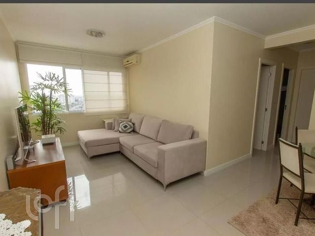 Apartamento com 68m², 3 dormitórios, 1 suíte, 1 vaga, Vila Ipiranga em Porto Alegre