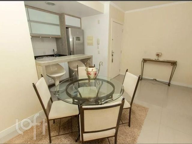 Apartamento com 68m², 3 dormitórios, 1 suíte, 1 vaga, Vila Ipiranga em Porto Alegre