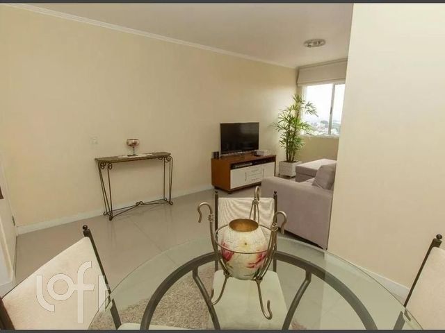 Apartamento com 68m², 3 dormitórios, 1 suíte, 1 vaga, Vila Ipiranga em Porto Alegre