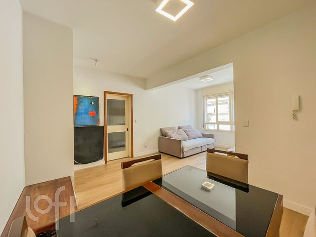 Apartamento com 104m², 3 dormitórios, 1 suíte, 1 vaga, Bom Fim em Porto Alegre