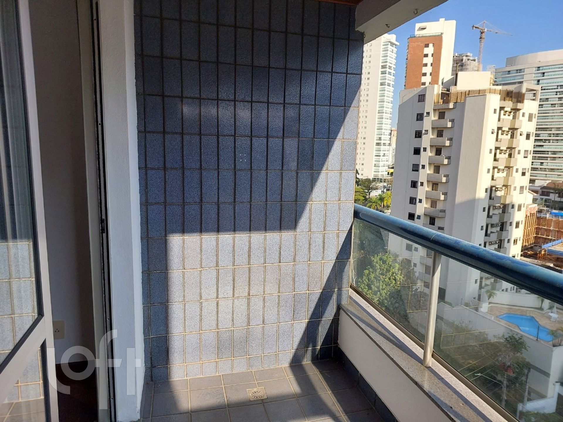 Apartamento à venda com 3 quartos, 104m² - Foto 2