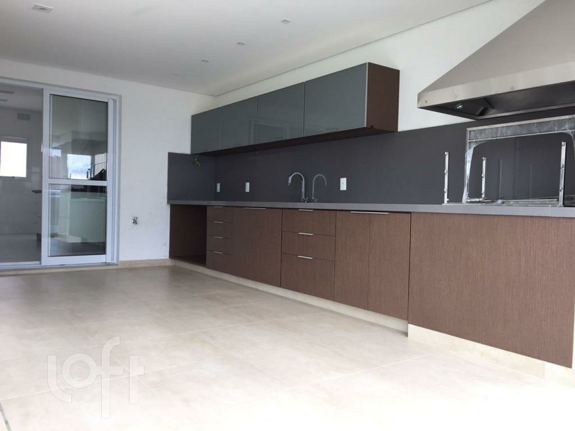 Apartamento à venda com 3 quartos, 181m² - Foto 3