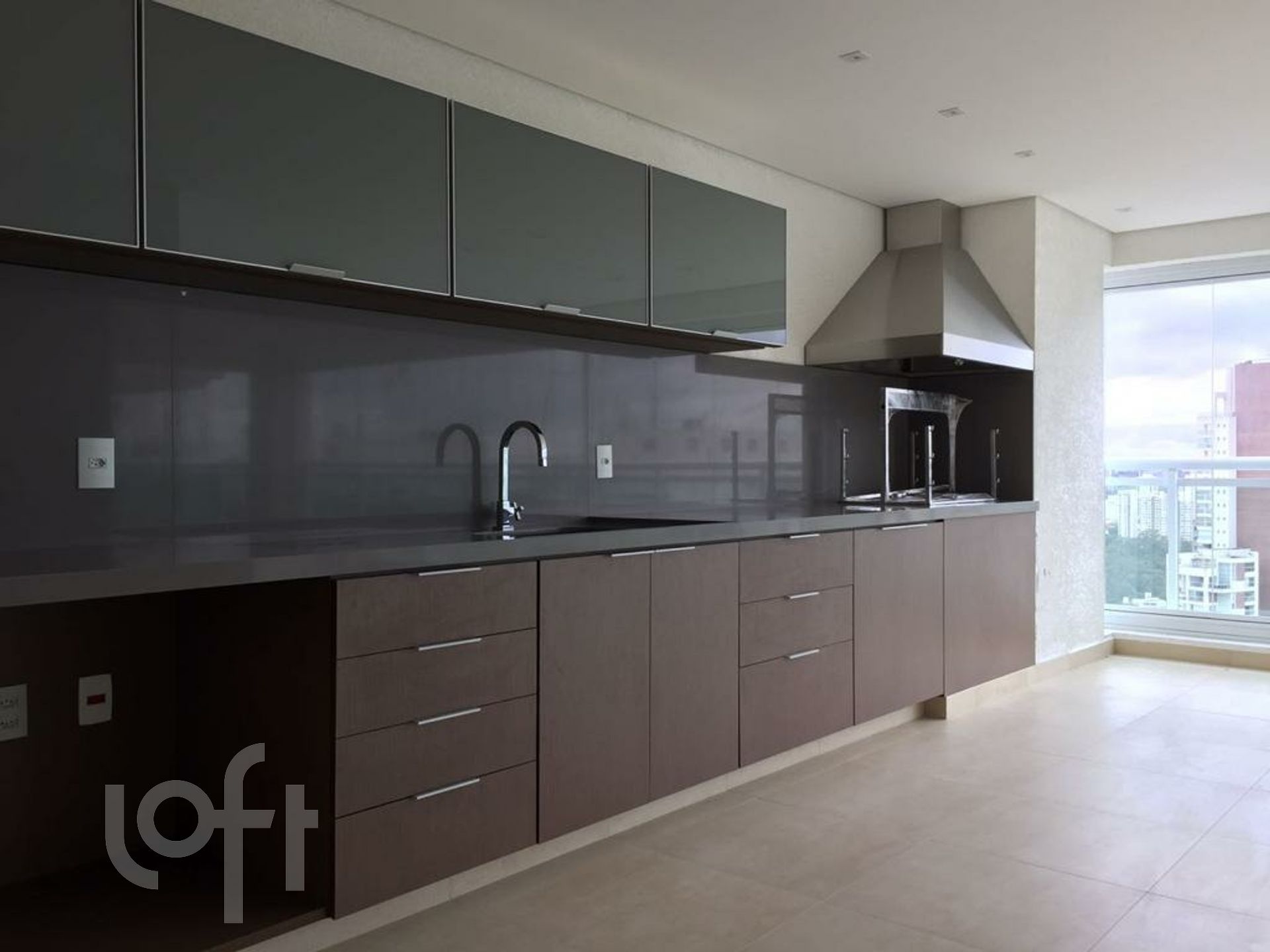 Apartamento à venda com 3 quartos, 181m² - Foto 1