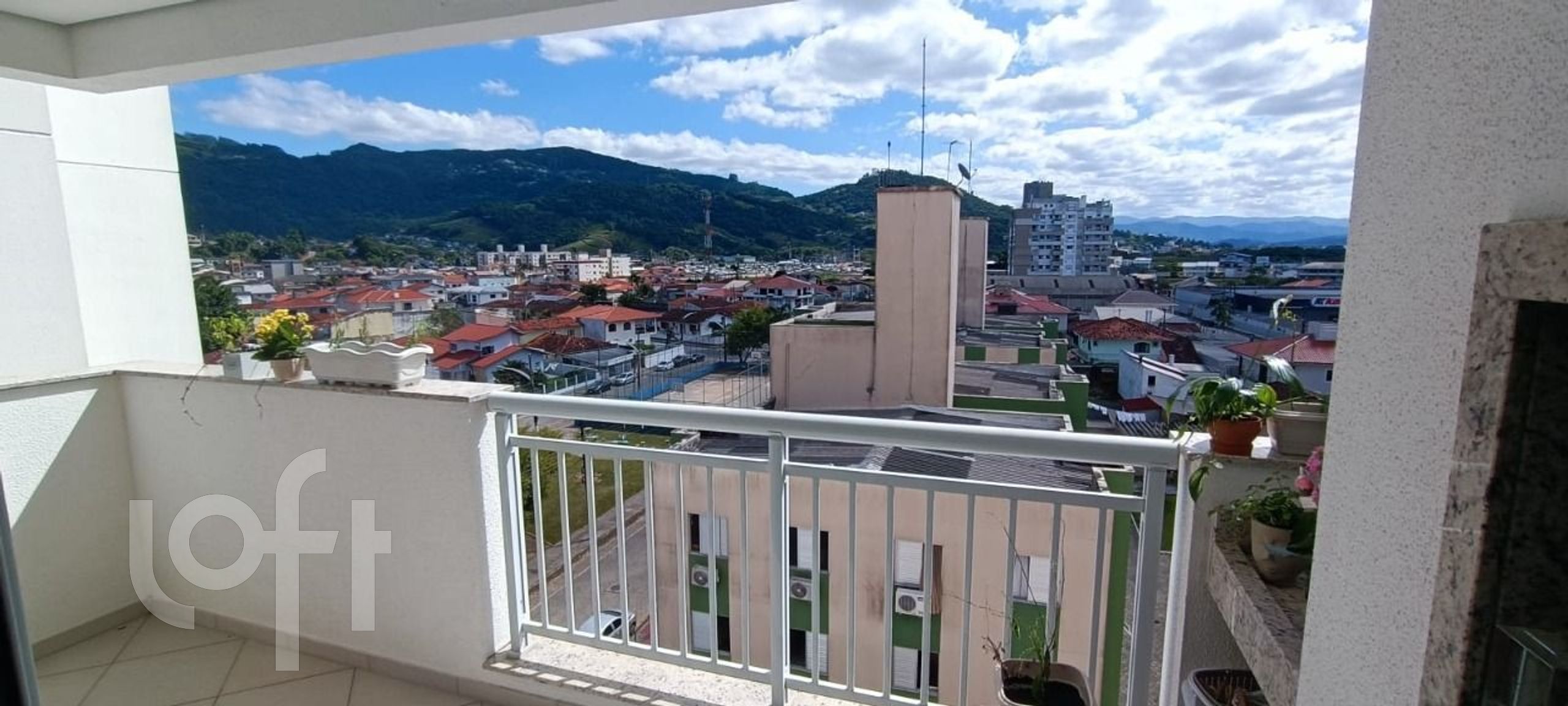Apartamento à venda em Rio Caveiras com 69 m², 2 quartos, 1 suíte, 1 vaga