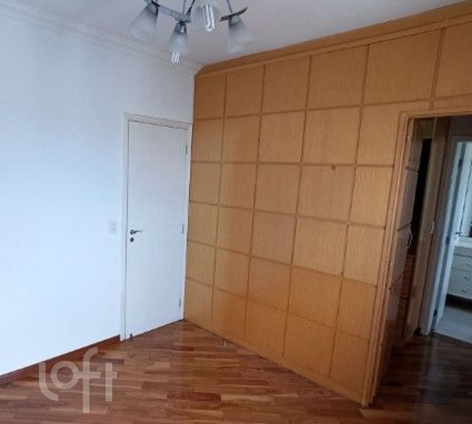 Apartamento à venda com 3 quartos, 130m² - Foto 2