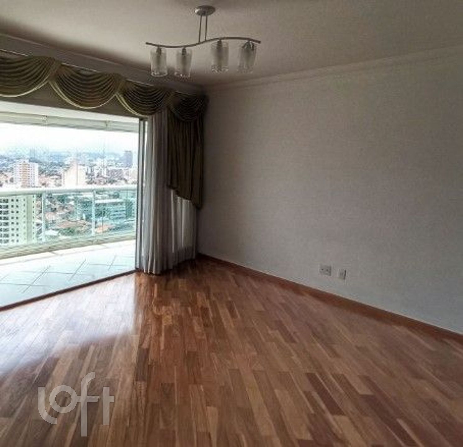 Apartamento à venda com 3 quartos, 130m² - Foto 1