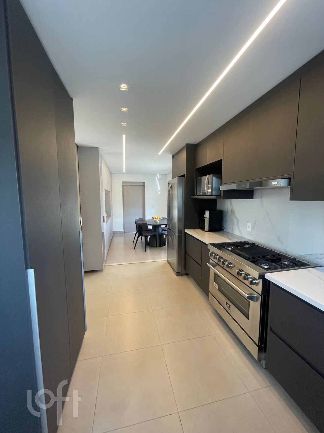 Apartamento à venda com 3 quartos, 208m² - Foto 7