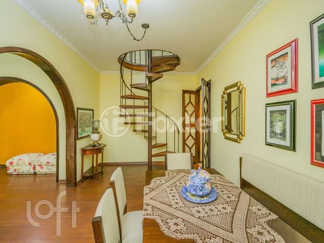 Apartamento com 142m², 3 dormitórios, 1 suíte, Moinhos de Vento em Porto Alegre