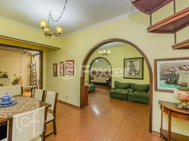 Apartamento com 142m², 3 dormitórios, 1 suíte, Moinhos de Vento em Porto Alegre