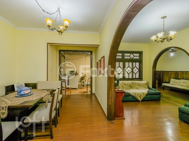 Apartamento com 142m², 3 dormitórios, 1 suíte, Moinhos de Vento em Porto Alegre