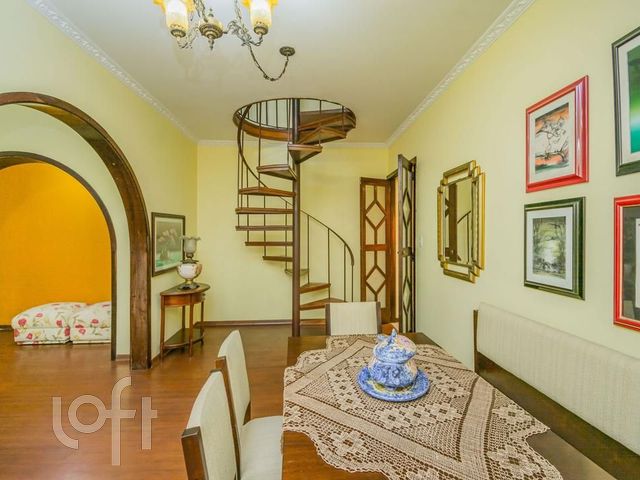 Apartamento com 142m², 3 dormitórios, 1 suíte, Moinhos de Vento em Porto Alegre