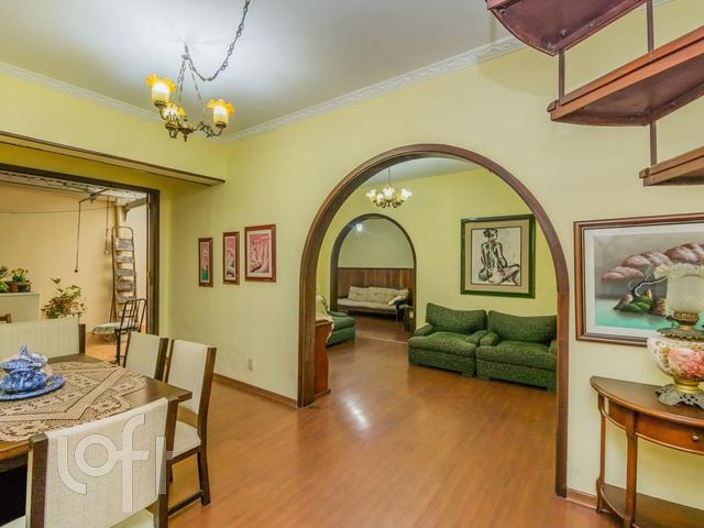 Apartamento com 142m², 3 dormitórios, 1 suíte, Moinhos de Vento em Porto Alegre