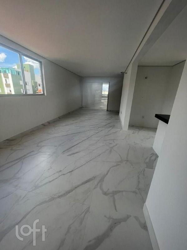 Apartamento à venda com 4 quartos, 140m² - Foto 1