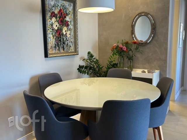 Apartamento com 64m², 2 dormitórios, 1 suíte, 2 vagas, Rio Branco em Porto Alegre