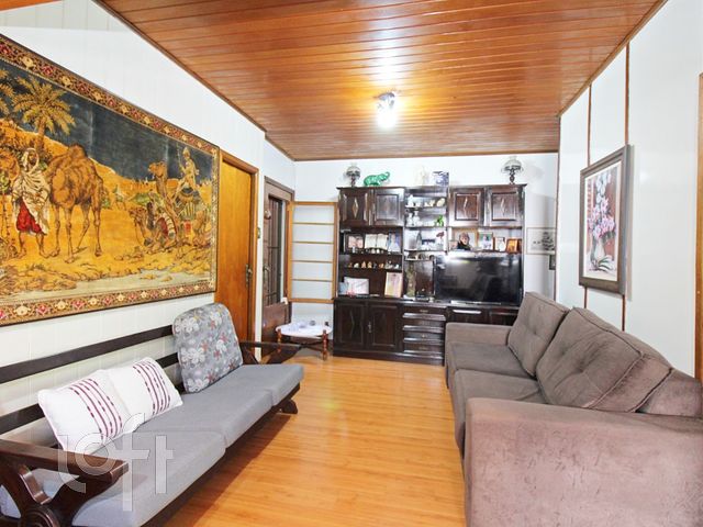 Casa com 150m², 3 dormitórios, 1 suíte, 1 vaga, Petrópolis em Porto Alegre