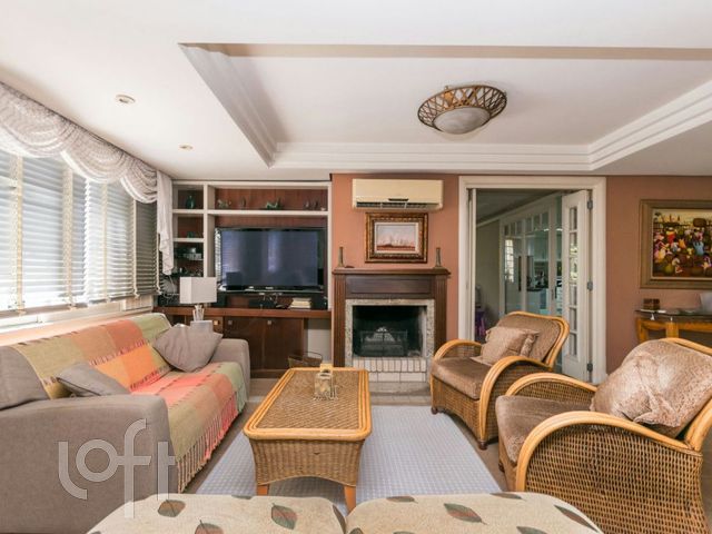 Casa com 670m², 4 dormitórios, 4 suítes, 4 vagas, Chácara das Pedras em Porto Alegre