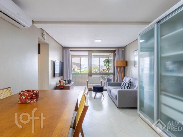 Apartamento com 69m², 2 dormitórios, 1 suíte, 2 vagas, Jardim Botânico em Porto Alegre