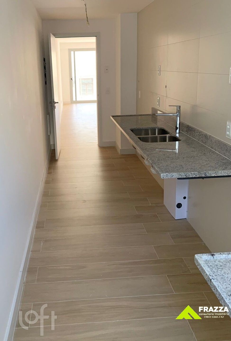 Apartamento à venda com 3 quartos, 138m² - Foto 2