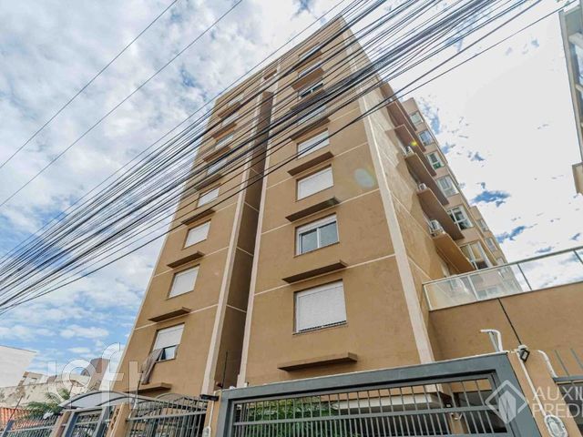 Apartamento com 84m², 3 dormitórios, 1 suíte, 2 vagas, Santana em Porto Alegre