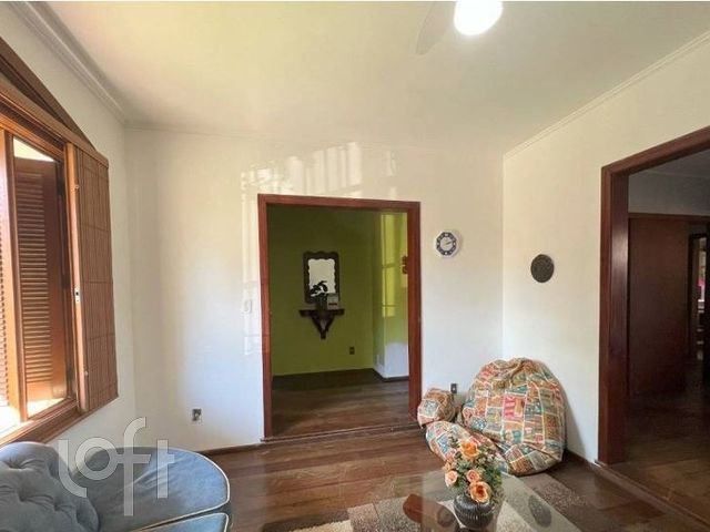 Casa com 189m², 4 dormitórios, 2 suítes, 6 vagas, Vila Ipiranga em Porto Alegre