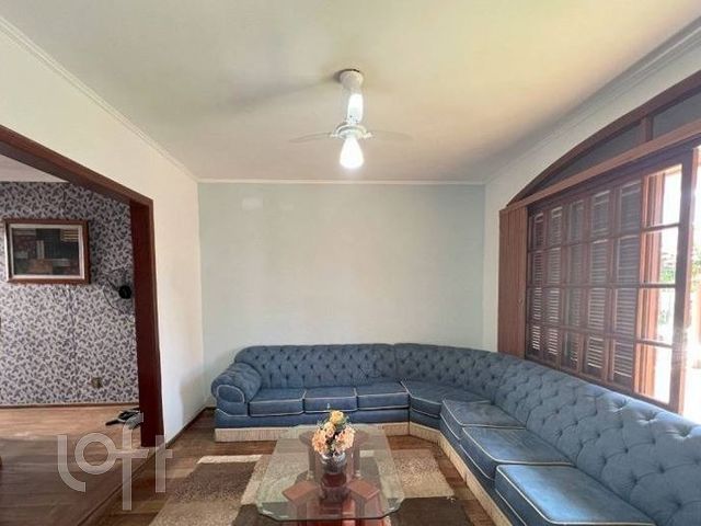 Casa com 189m², 4 dormitórios, 2 suítes, 6 vagas, Vila Ipiranga em Porto Alegre