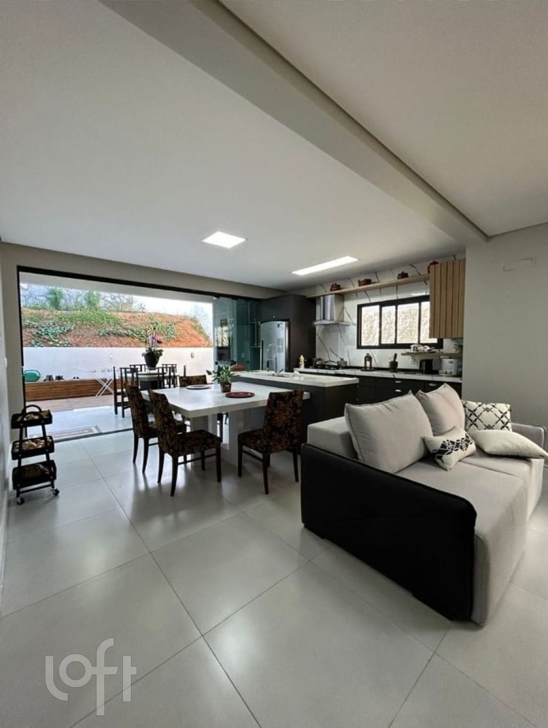 Casa à venda em Cidade Universitaria Pedra Branca com 163 m², 3 quartos, 2 suítes, 2 vagas