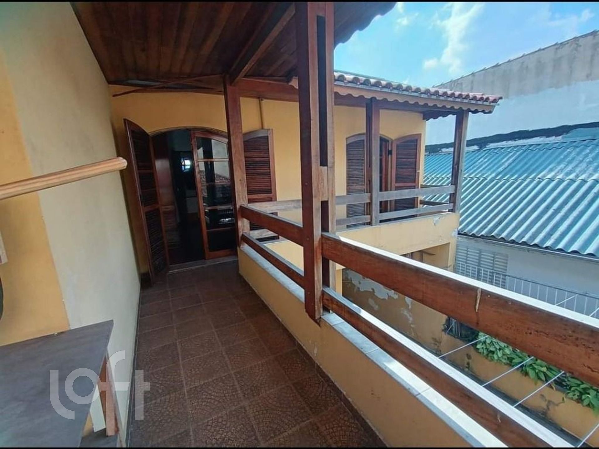 Casa à venda com 4 quartos, 300m² - Foto 1