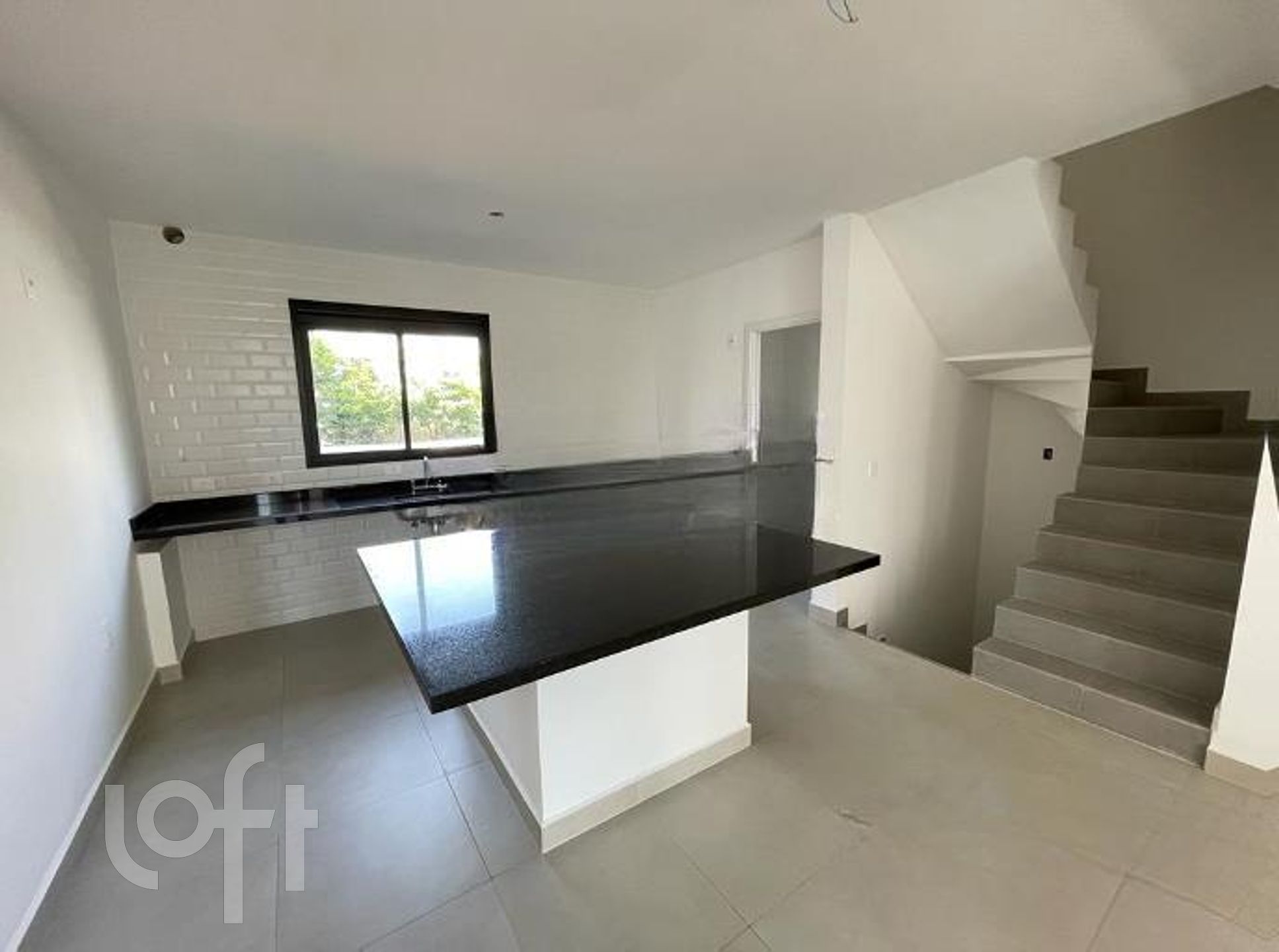 Casa de Condomínio à venda com 3 quartos, 218m² - Foto 2