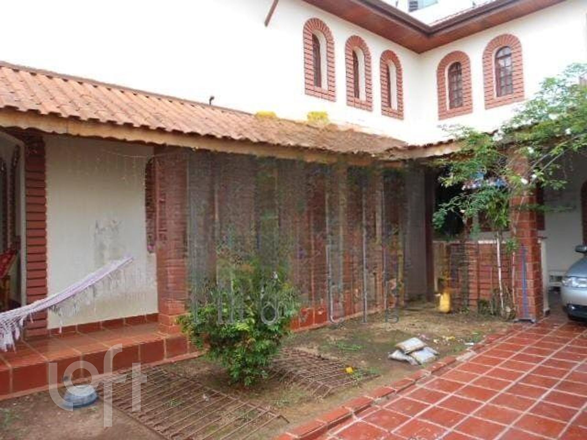 Casa à venda com 4 quartos, 200m² - Foto 1