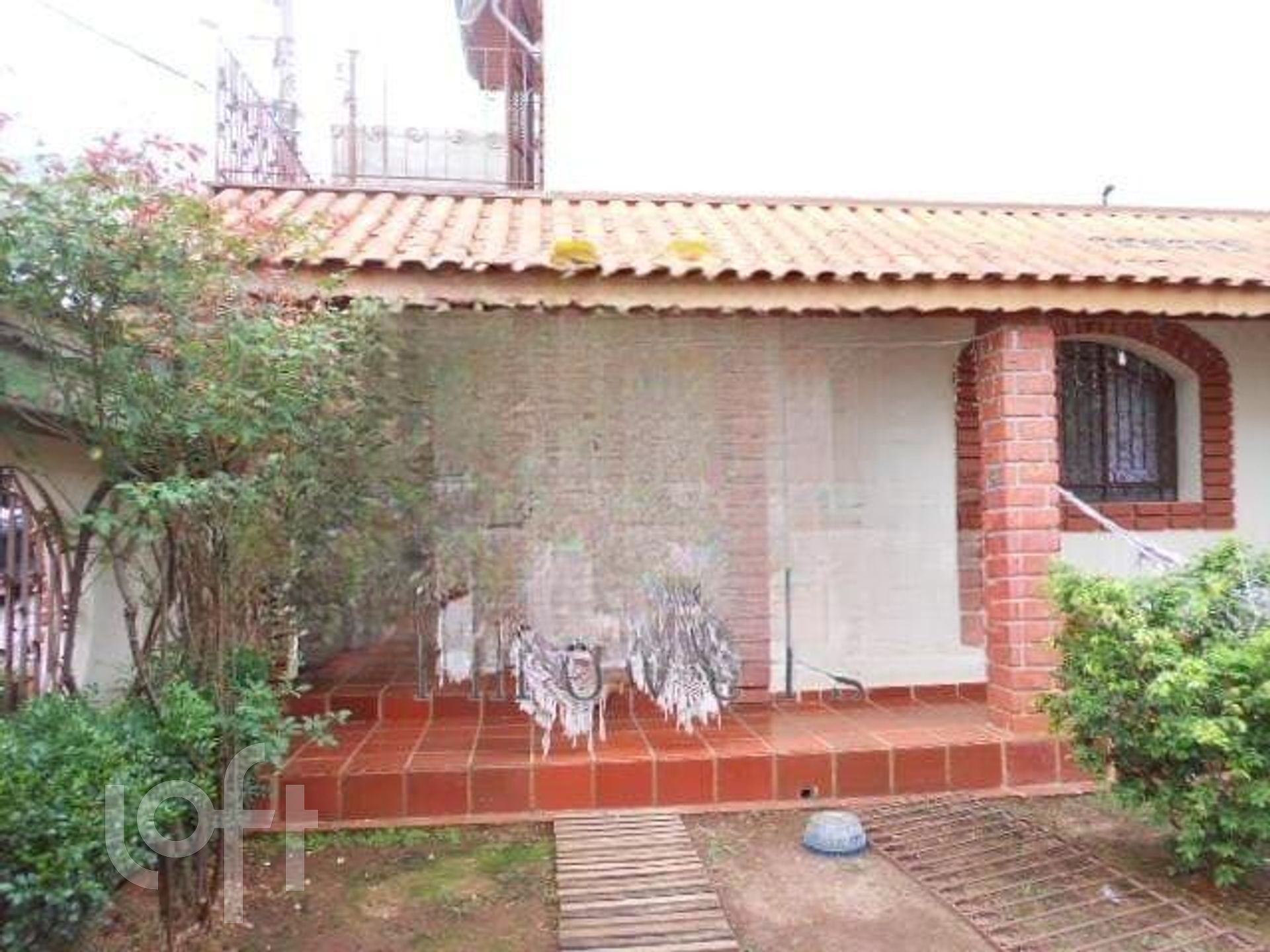 Casa à venda com 4 quartos, 200m² - Foto 2