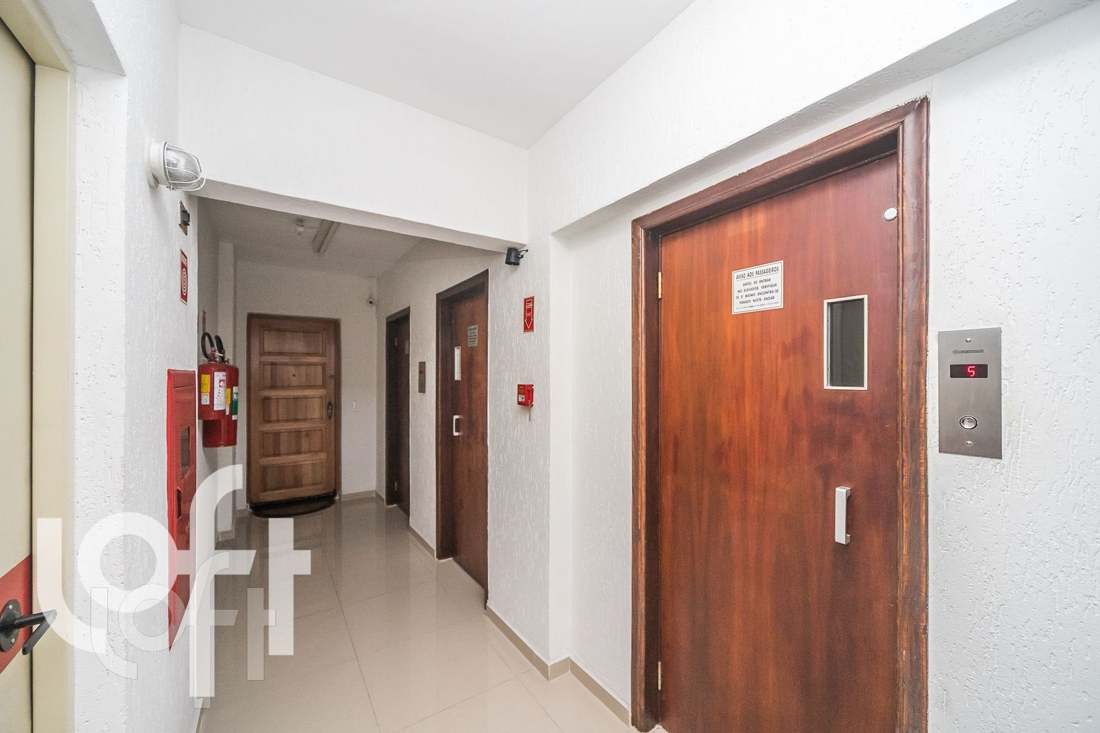 Apartamento à venda com 2 quartos, 64m² - Foto 27