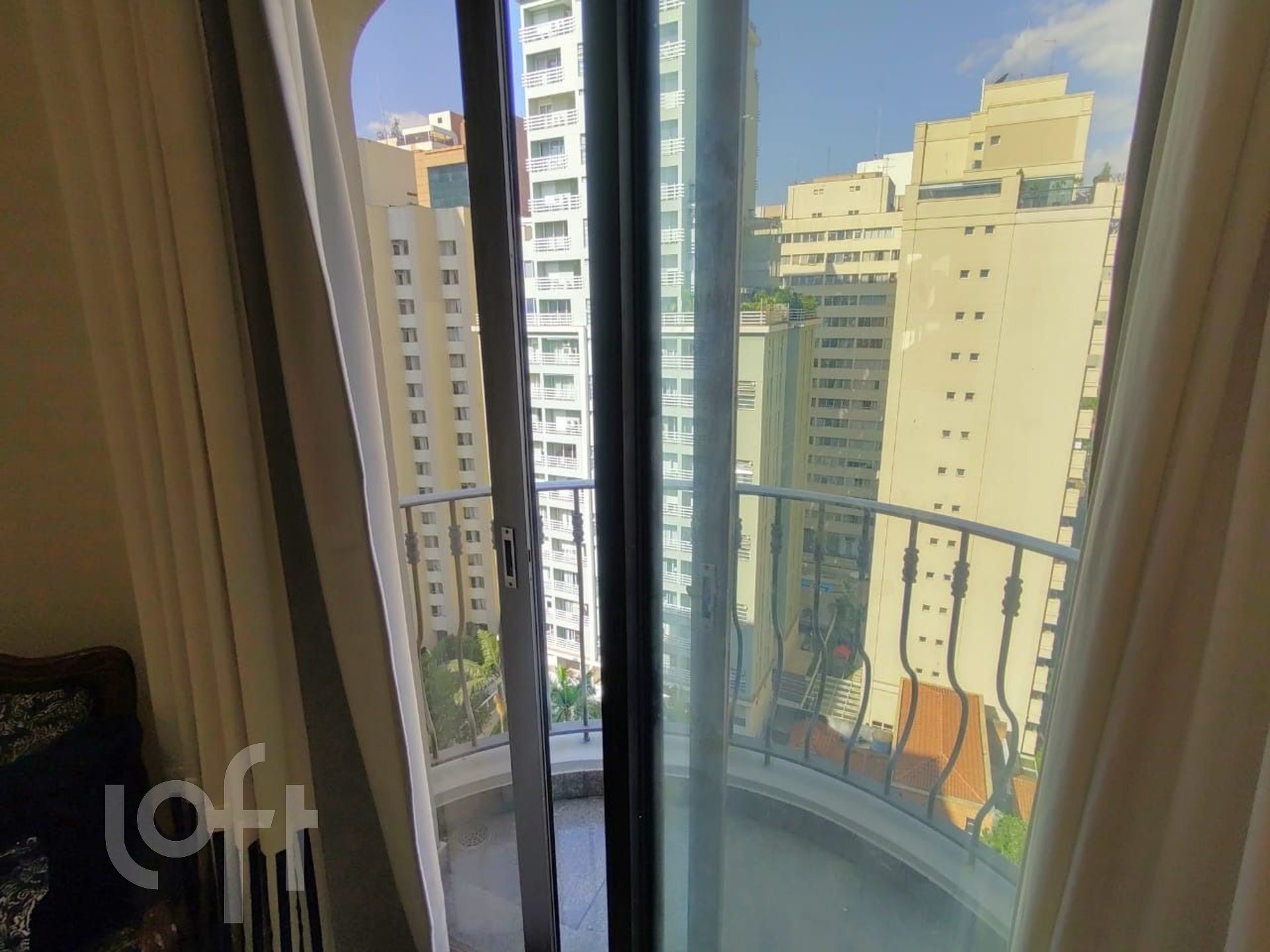 Apartamento à venda com 3 quartos, 221m² - Foto 11