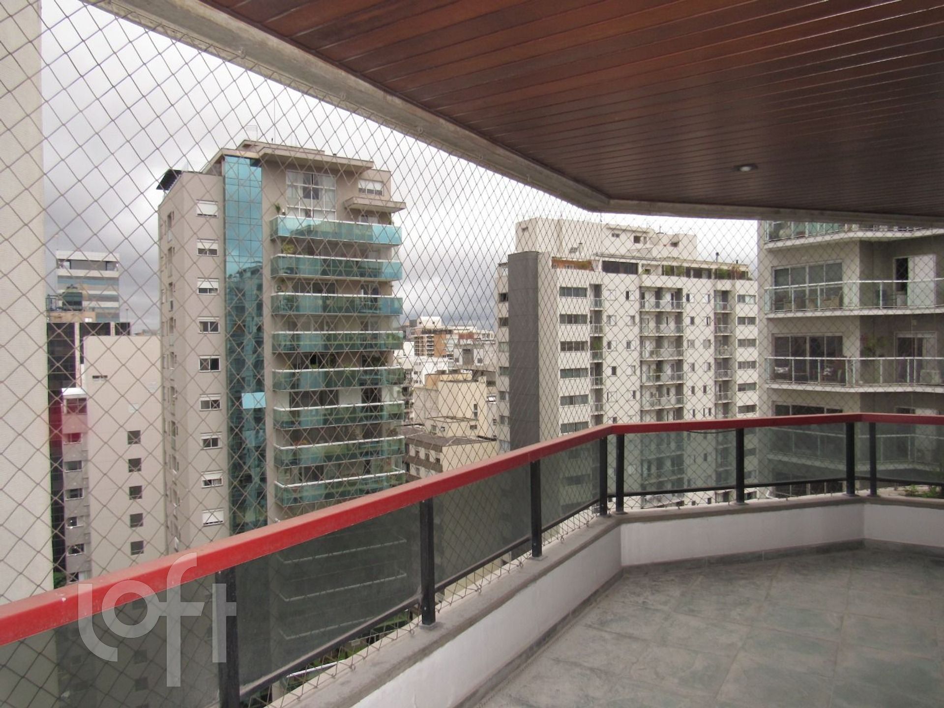 Apartamento à venda com 4 quartos, 185m² - Foto 1