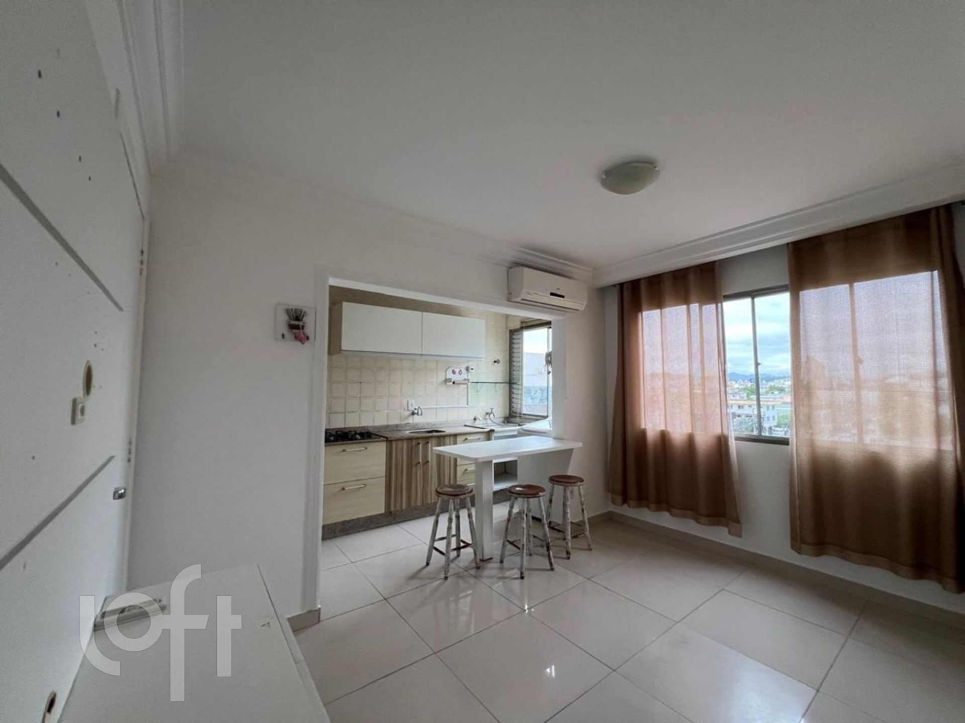 Apartamentos com 47m², 1 quarto, 1 garagem, no bairro Centro em Balneário Camboriú