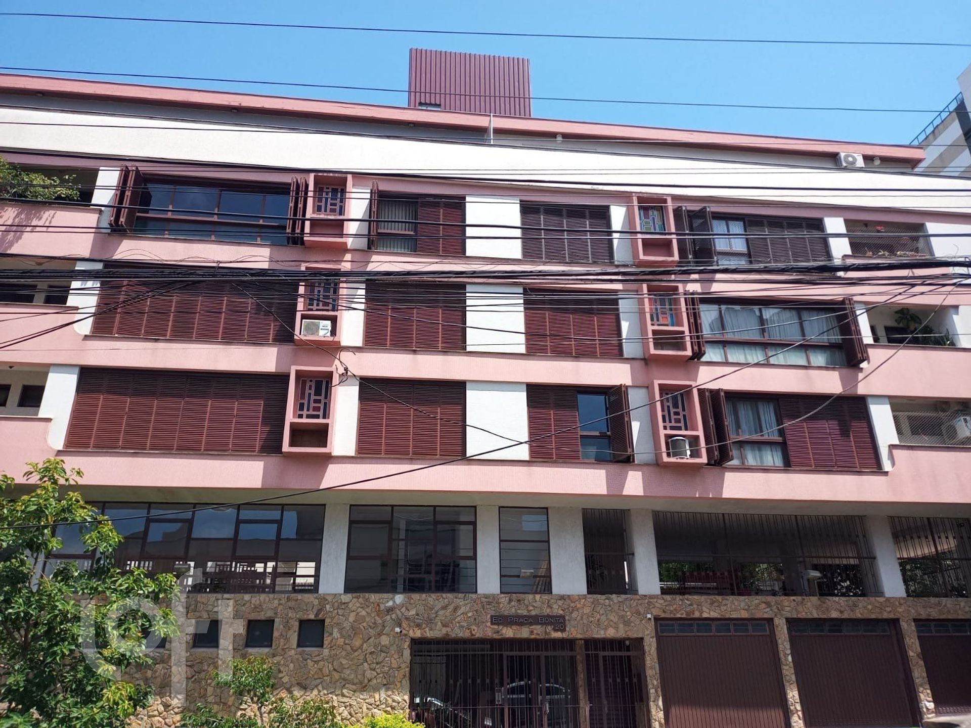 Apartamento com 153m², 3 dormitórios, 1 suíte, 2 vagas, Petrópolis em Porto Alegre