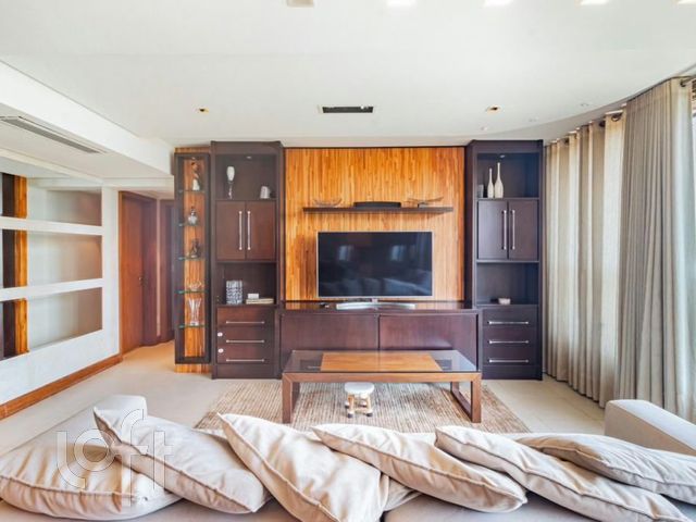 Apartamento com 130m², 3 dormitórios, 1 suíte, 2 vagas, Três Figueiras em Porto Alegre