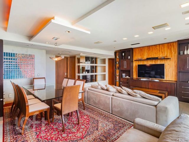 Apartamento com 130m², 3 dormitórios, 1 suíte, 2 vagas, Três Figueiras em Porto Alegre