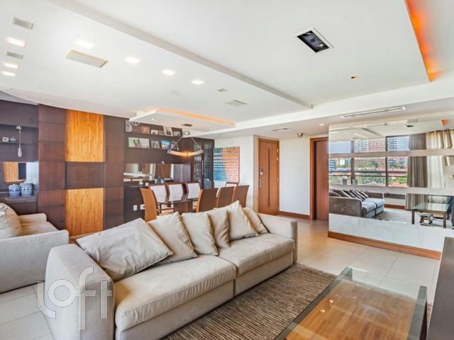 Apartamento com 130m², 3 dormitórios, 1 suíte, 2 vagas, Três Figueiras em Porto Alegre