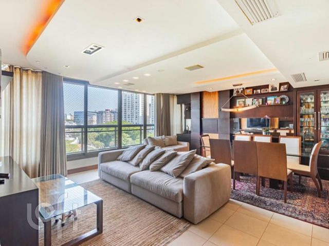 Apartamento com 130m², 3 dormitórios, 1 suíte, 2 vagas, Três Figueiras em Porto Alegre