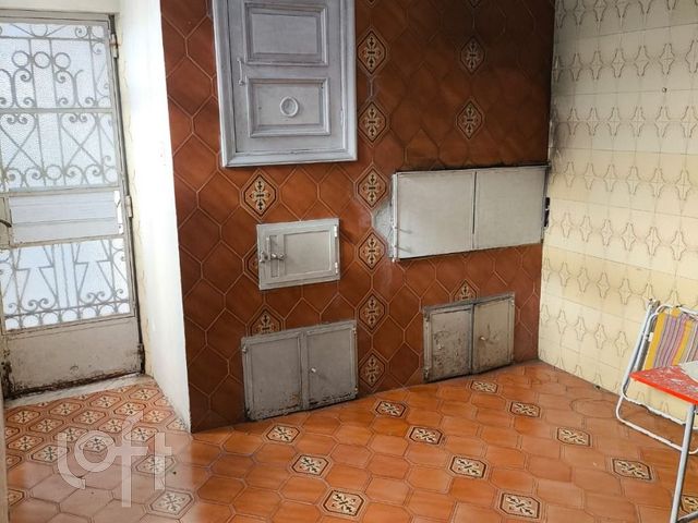 Casa com 342m², 3 dormitórios, 1 suíte, 3 vagas, Higienópolis em Porto Alegre