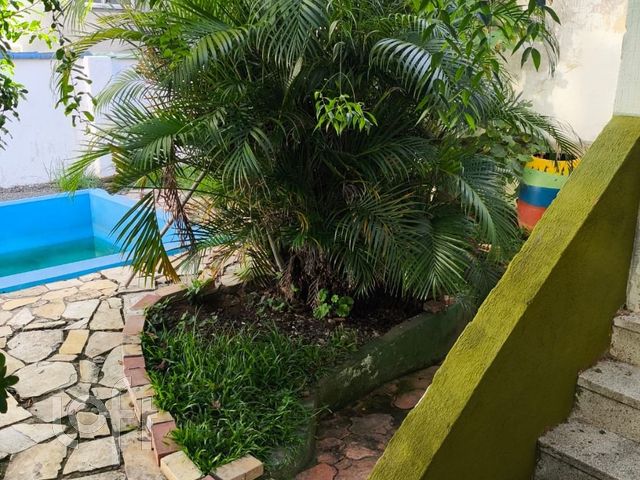 Casa com 342m², 3 dormitórios, 1 suíte, 3 vagas, Higienópolis em Porto Alegre