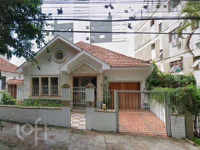 Casa com 342m², 3 dormitórios, 1 suíte, 3 vagas, Higienópolis em Porto Alegre