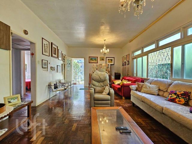 Casa com 280m², 4 dormitórios, 3 vagas, Higienópolis em Porto Alegre