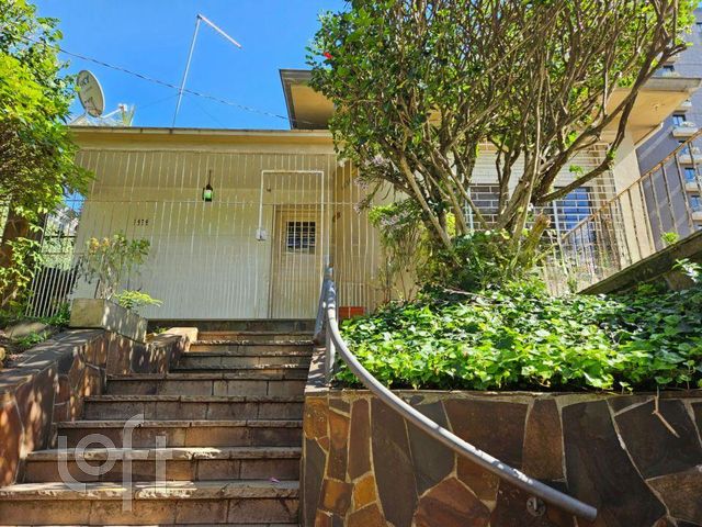 Casa com 280m², 4 dormitórios, 3 vagas, Higienópolis em Porto Alegre