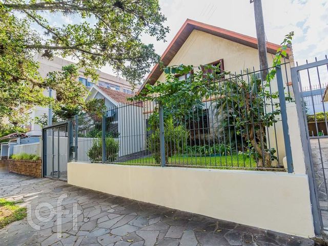 Casa com 196m², 3 dormitórios, 3 vagas, Cristo Redentor em Porto Alegre