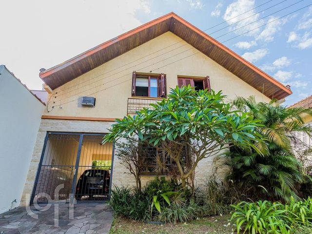 Casa com 196m², 3 dormitórios, 3 vagas, Cristo Redentor em Porto Alegre