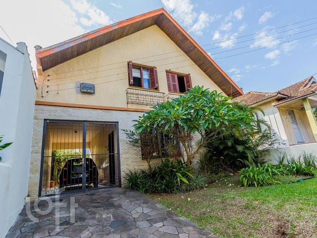 Casa com 196m², 3 dormitórios, 3 vagas, Cristo Redentor em Porto Alegre